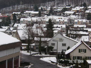 Das verschneite Bubendorf. Blick Richtung Osten
